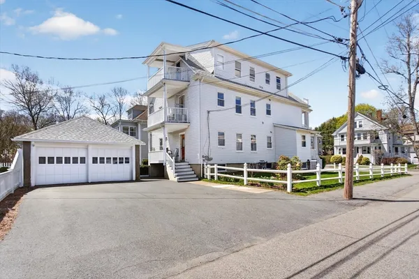 $2,590 | 142 Winslow Avenue, Unit 3, Norwood, MA 02062