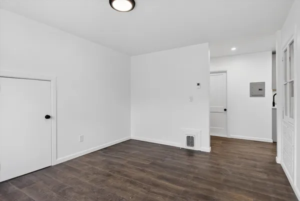 $2,590 | 142 Winslow Avenue, Unit 3, Norwood, MA 02062