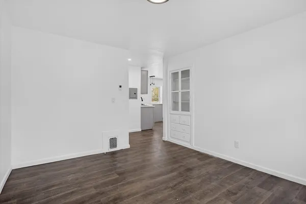 $2,590 | 142 Winslow Avenue, Unit 3, Norwood, MA 02062