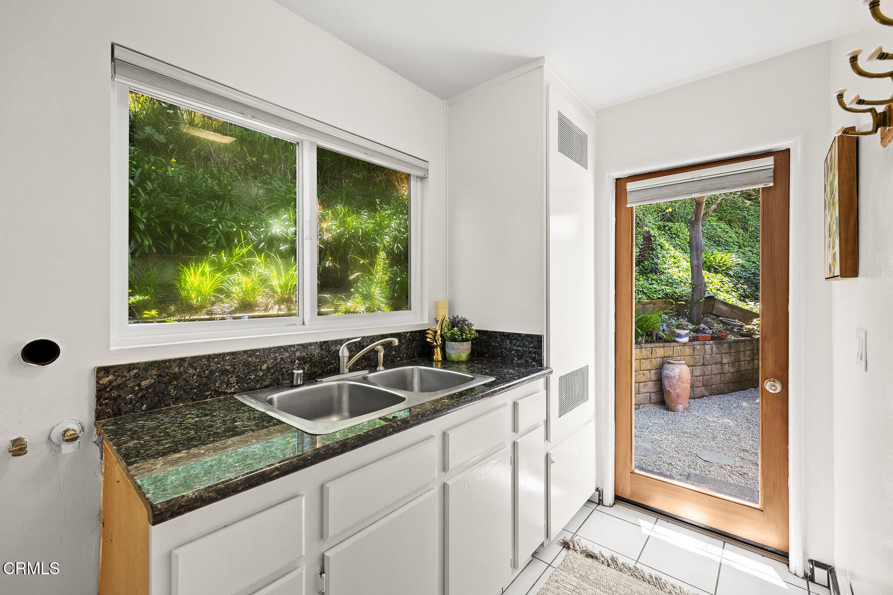 3745 Normandy Drive La Canada Flintridge, CA 91011 - Photo 21 of 62 MLS_29