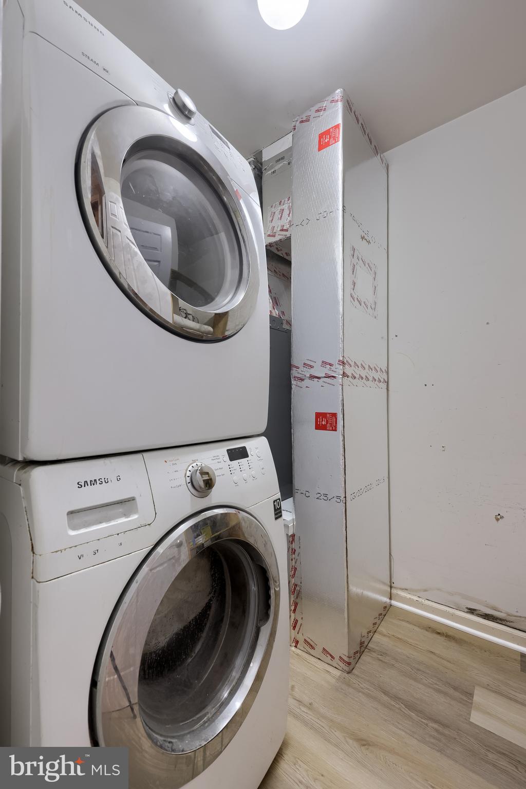 33 Black Oak Drive Lancaster, PA 17602 - Photo 19 of 46 a utility room with dryer and washer