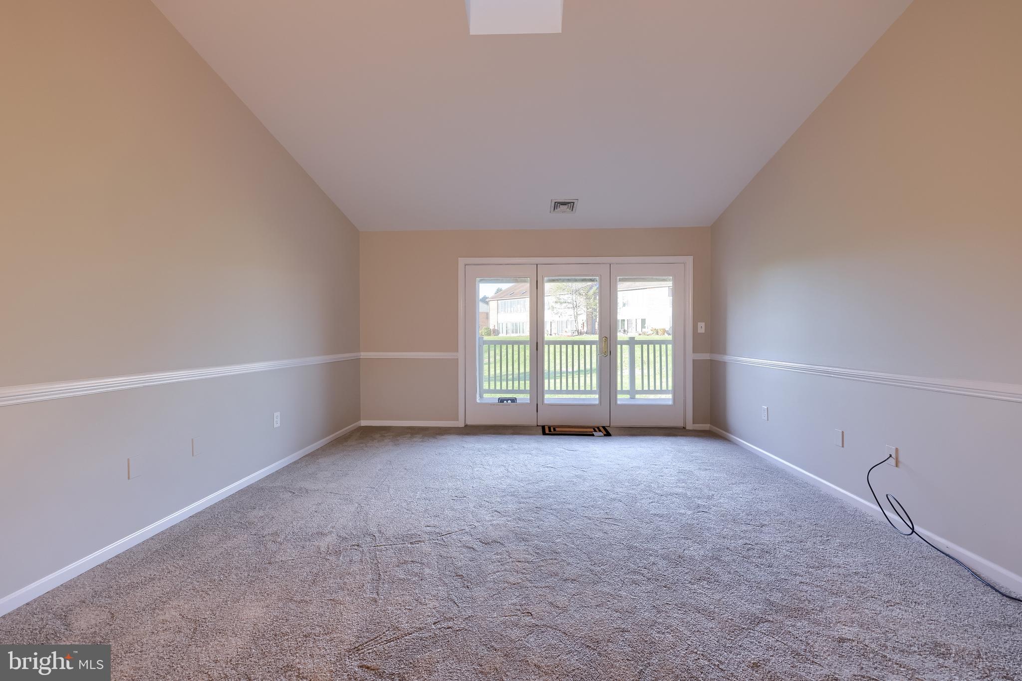 33 Black Oak Drive Lancaster, PA 17602 - Photo 25 of 46 an empty room with windows