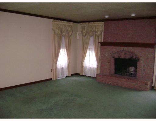 401 Golden Grove Road Economy, PA 15005 - Photo 3 of 5 Den/Family/Great Room.