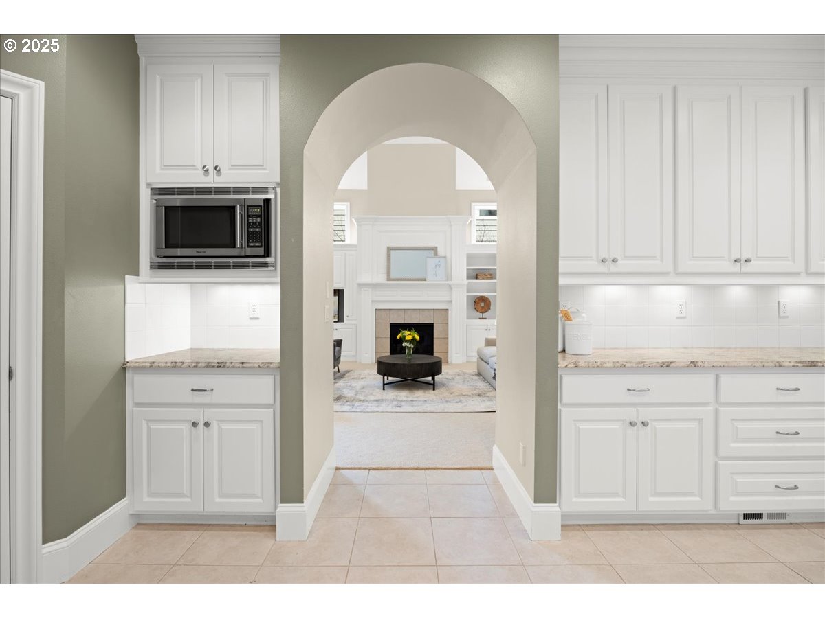 5436 Southwest Champion Place Portland, OR 97225 - Photo 6 of 37