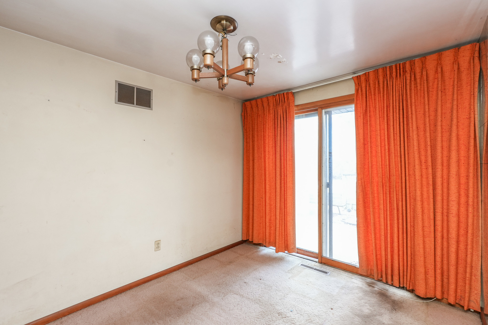 164 North 5620W Road Kankakee, IL 60901 - Photo 12 of 37 a view of a livingroom with a chandelier fan