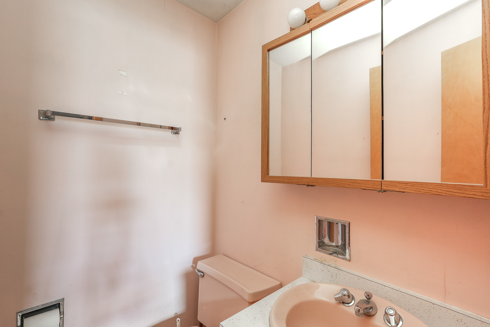 164 North 5620W Road Kankakee, IL 60901 - Photo 25 of 37 a bathroom with a bathtub and a shower