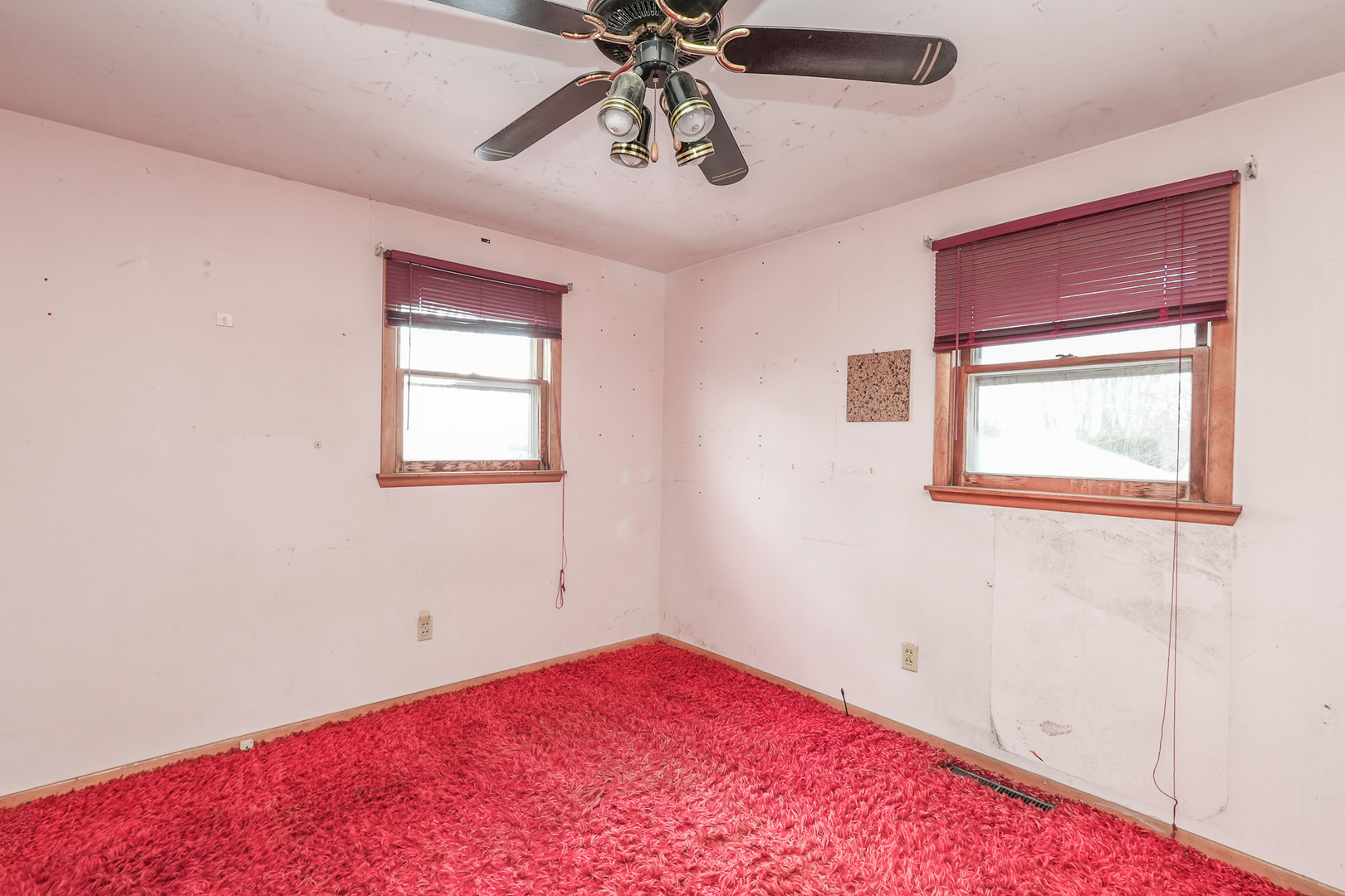 164 North 5620W Road Kankakee, IL 60901 - Photo 31 of 37 a view of an empty room with a window