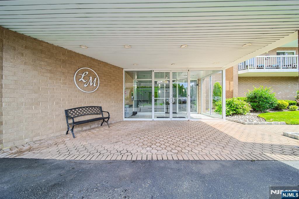 38 Moonachie Road, Unit 402 Hackensack, NJ 07601 - Photo 3 of 27