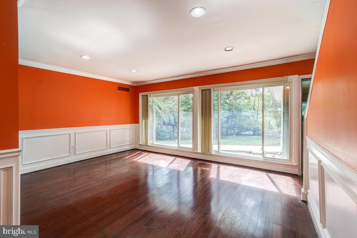 10513 Pinewood Court Adelphi, MD 20783 - Photo 8 of 34