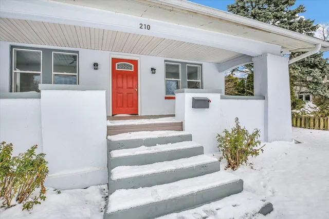 $230,000 | 210 East Newkirk Street, Tuscola, IL 61953
