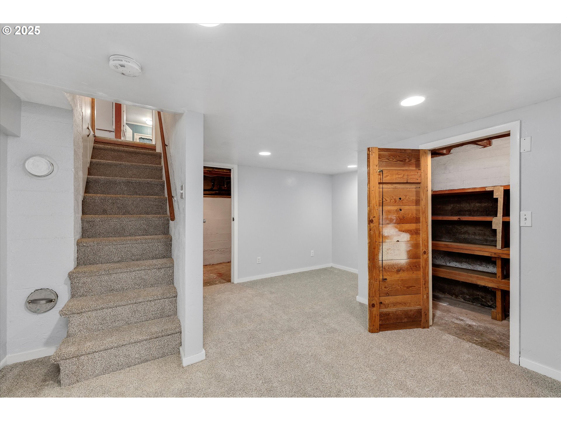 1684 Orchard Road Hood River, OR 97031 - Photo 20 of 47 a view of entryway with stairs and furniture