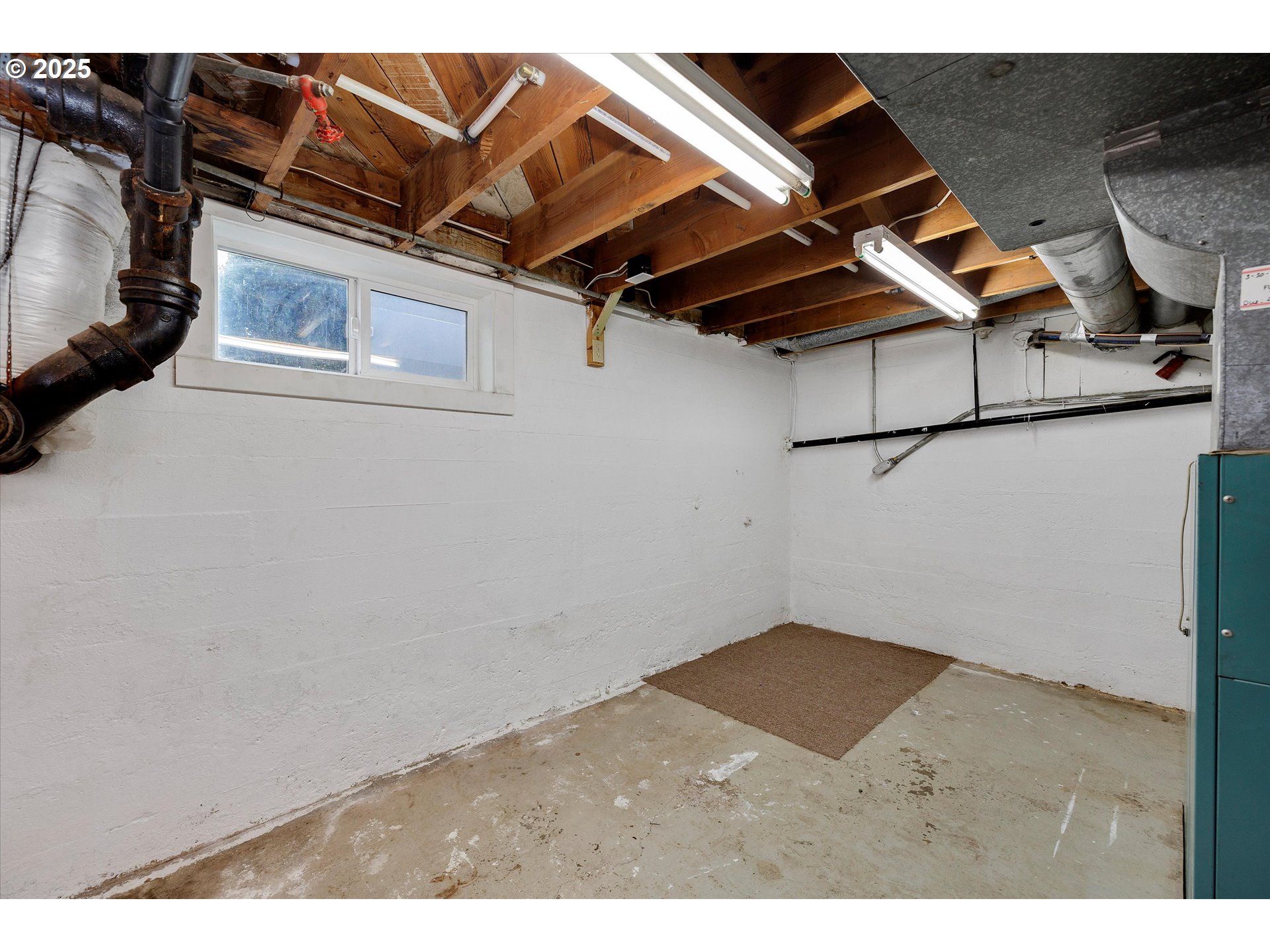 1684 Orchard Road Hood River, OR 97031 - Photo 25 of 47 a view of small space
