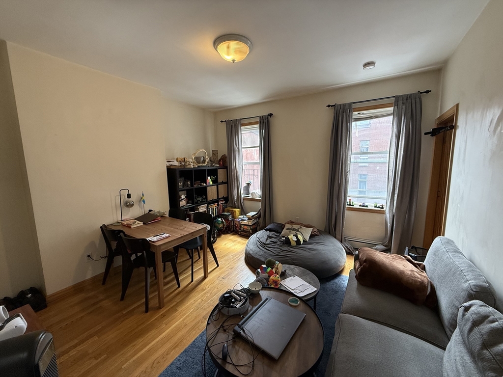 712 Commonwealth Avenue, Unit 3 Boston, MA 02215 - Photo 1 of 7