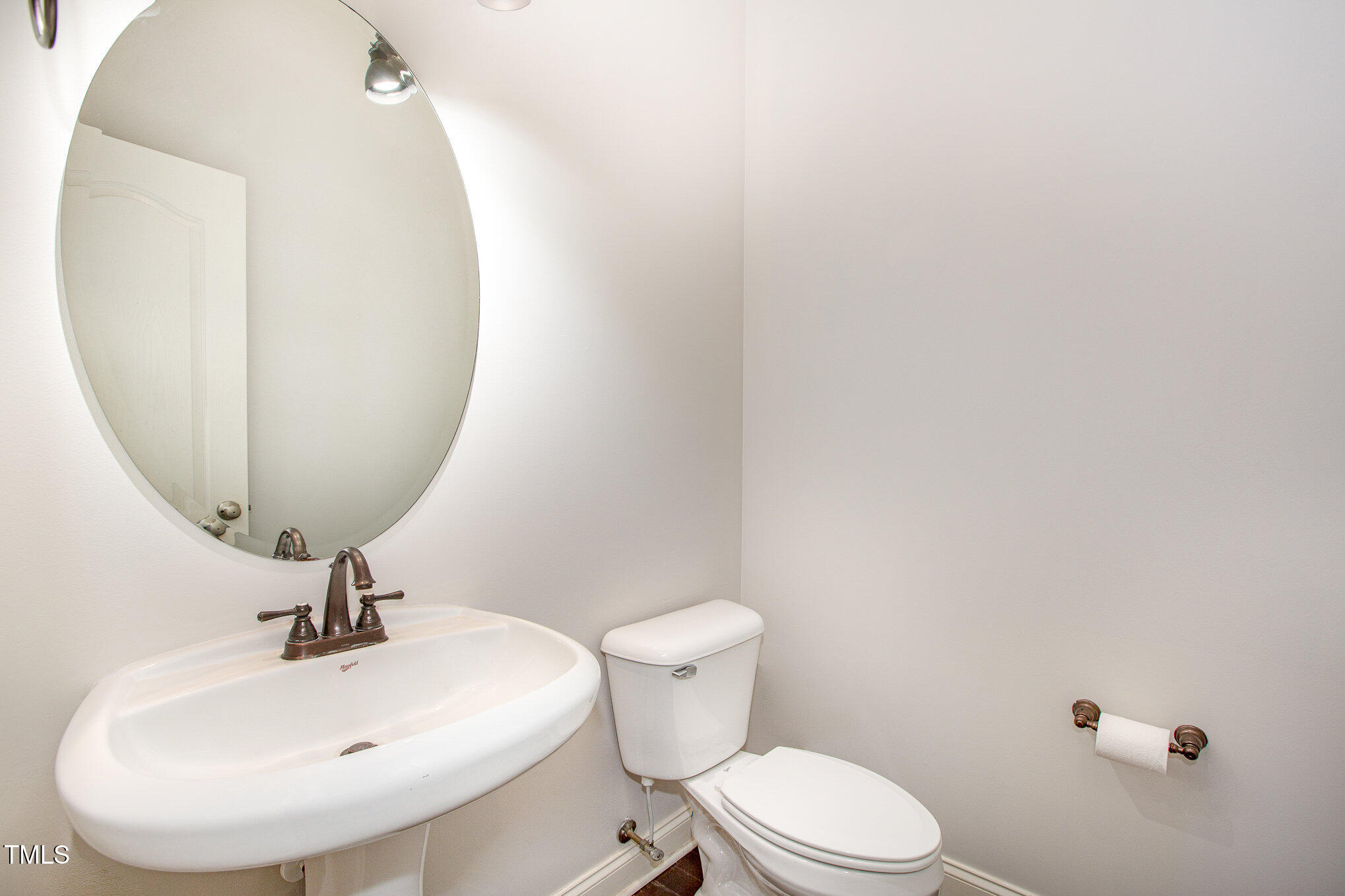 5 Teahouse Court Durham, NC 27707 - Photo 10 of 43 09 018_file_674