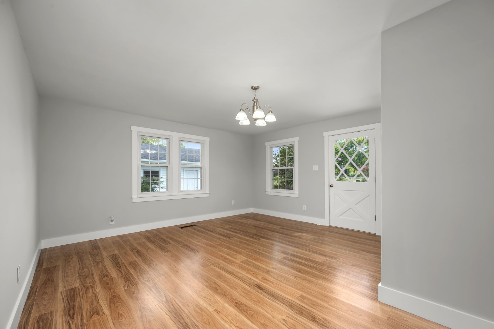 210 Rigney Drive Manchester, TN 37355 - Photo 17 of 39 a view of livingroom with window