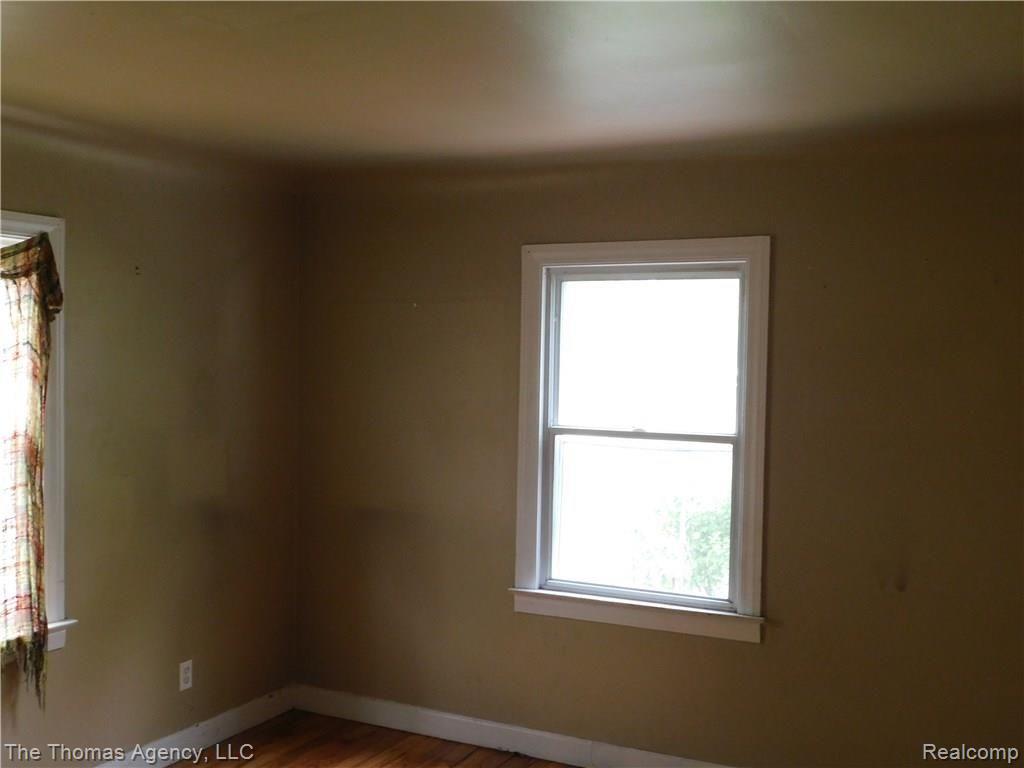 15750 Stephens Road Eastpointe, MI 48021 - Photo 16 of 22 DSCN0062.JPG