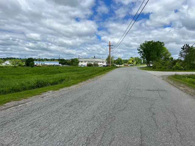 $149,900 | 36 Map Drive, Fairfield, ME 04937