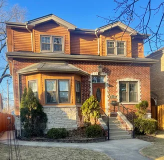 $1,050,000 | 4910 West Catalpa Avenue, Chicago, IL 60630