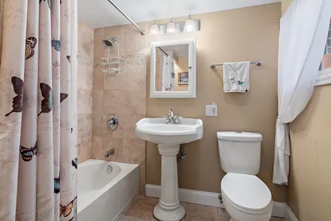 $1,050,000 | 4910 West Catalpa Avenue, Chicago, IL 60630