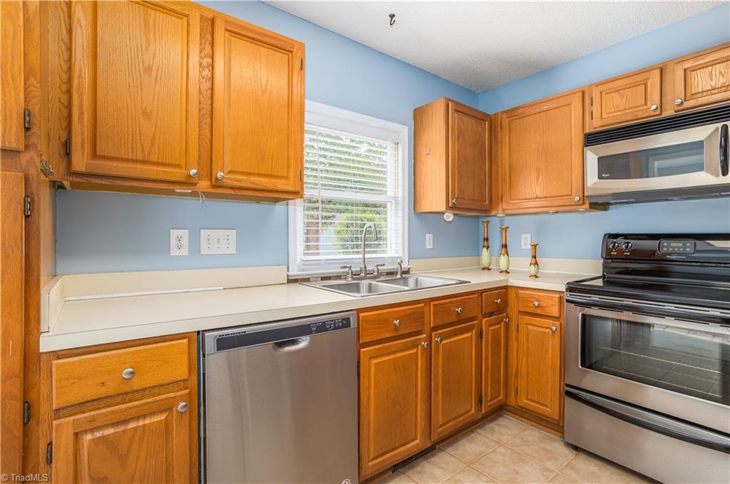 432 Shadybrook Road High Point, NC 27265 - Photo 11 of 20