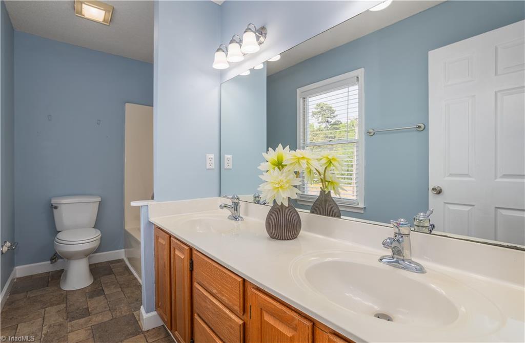 432 Shadybrook Road High Point, NC 27265 - Photo 17 of 20