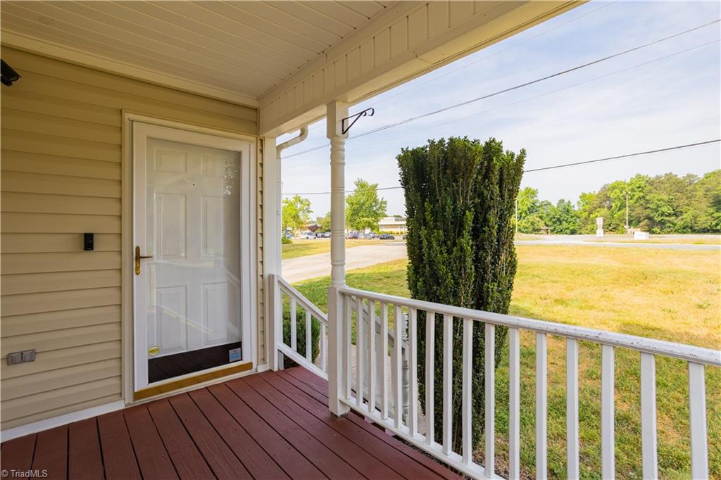 432 Shadybrook Road High Point, NC 27265 - Photo 5 of 20
