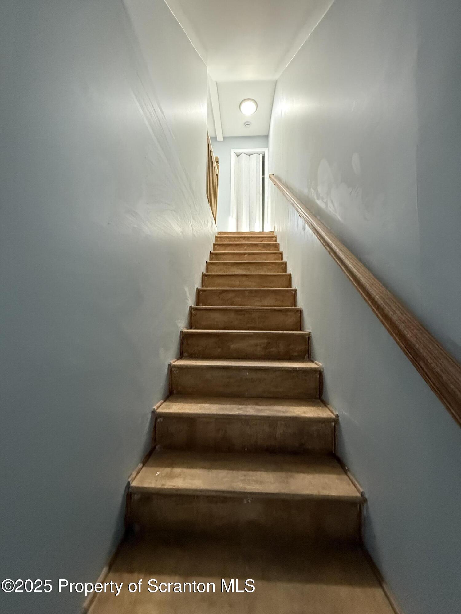 319 East Elm Street Scranton, PA 18505 - Photo 4 of 15 IMG_6802