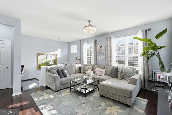 $2,900 | 9052 Isabel Lane, Manassas Park, VA 20111