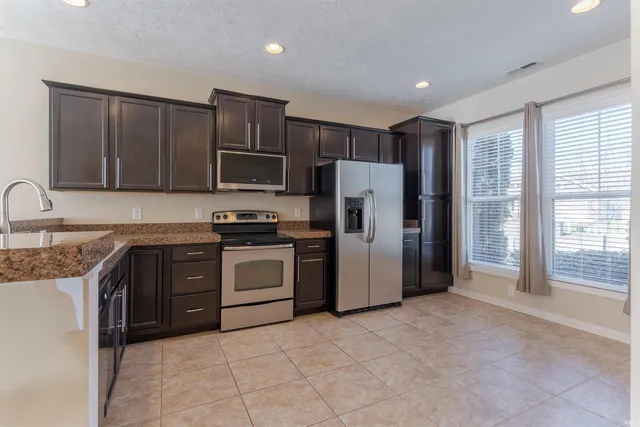 $274,500 | 909 Criterion Way, Evansville, IN 47711