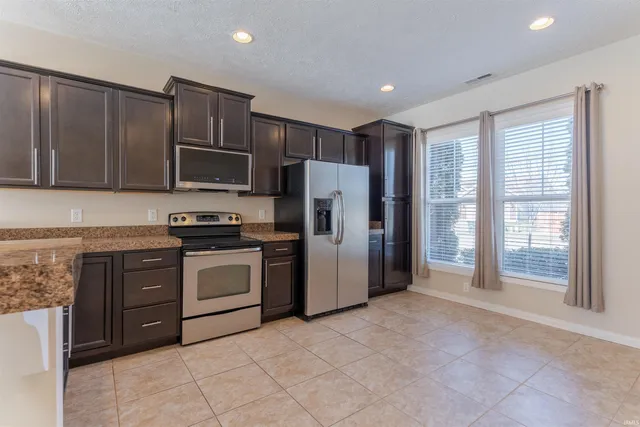 $274,500 | 909 Criterion Way, Evansville, IN 47711