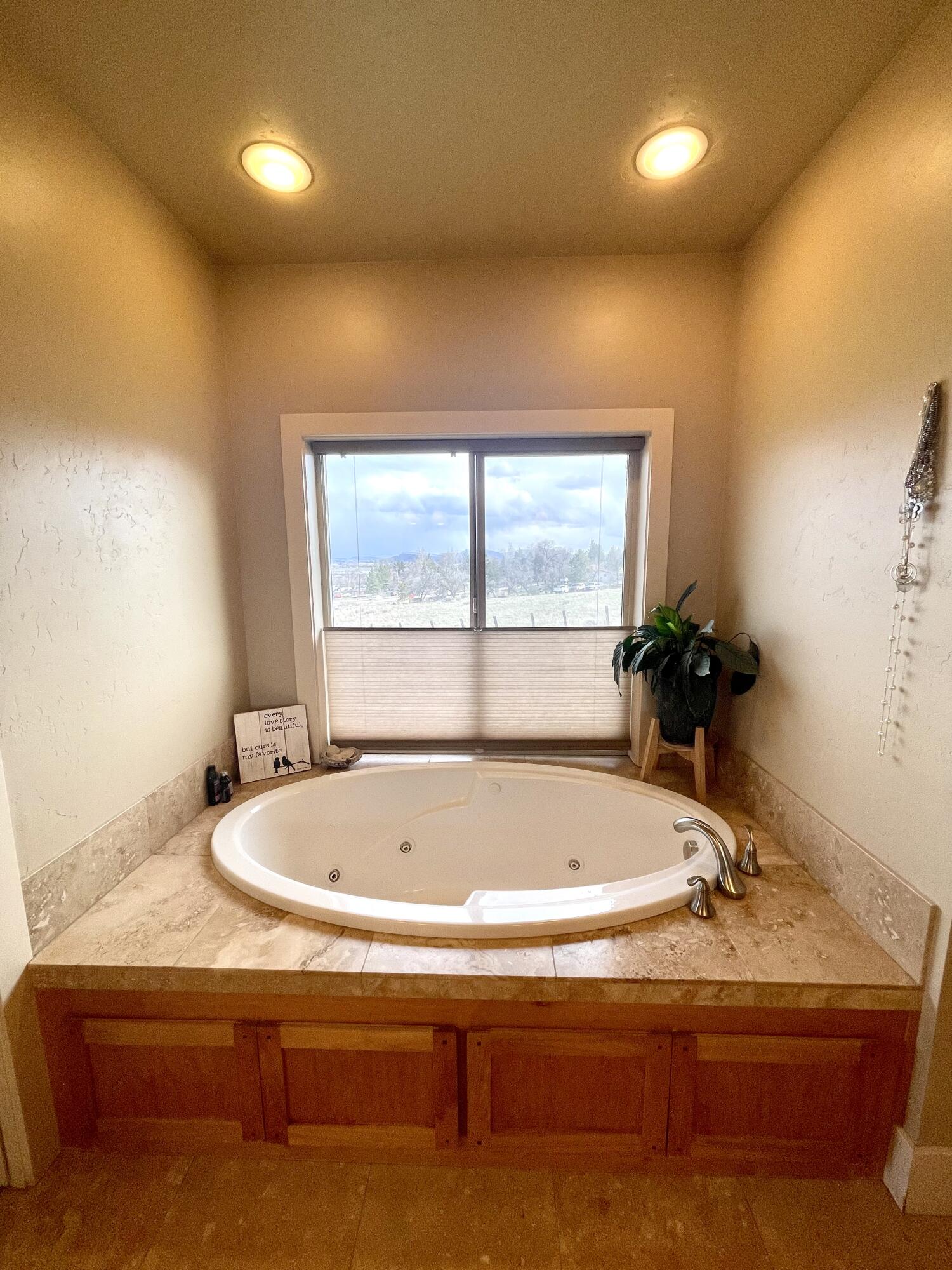 2436 Frontage Road Klamath Falls, OR 97601 - Photo 29 of 46 EA2616A2-8387-4EEB-B6CF-FF219CB3FAB7