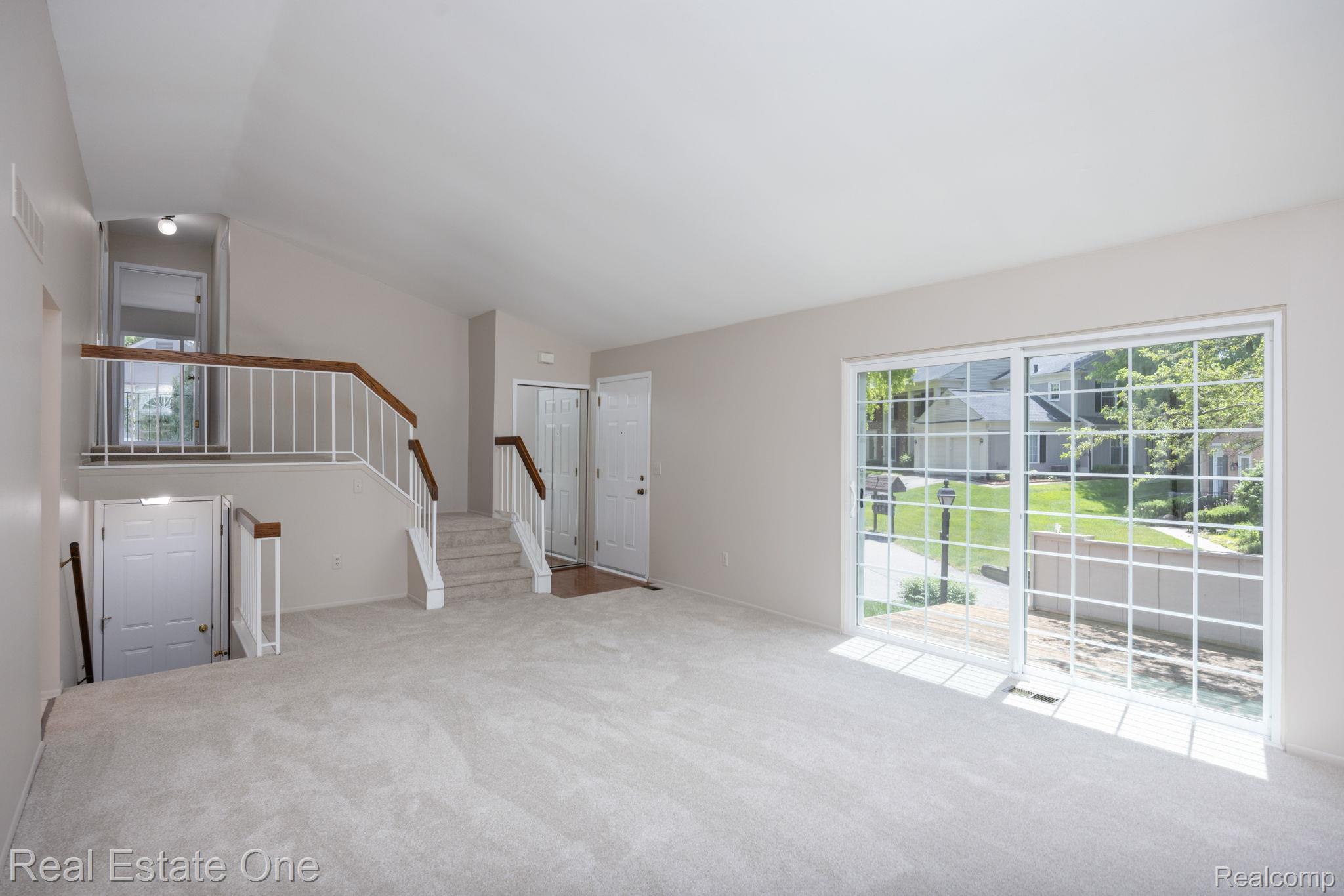 1534 Hidden Valley Lane Rochester, MI 48306 - Photo 6 of 27 15-web-or-mls-1534 Hidden Valley 15.jpg