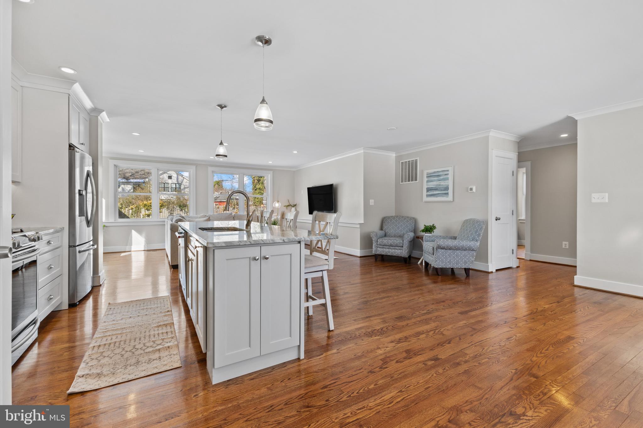 1802 Jamestown Road Alexandria, VA 22308 - Photo 8 of 42