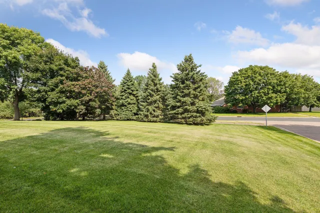 $280,000 | 14067 81st Avenue North, Maple Grove, MN 55311