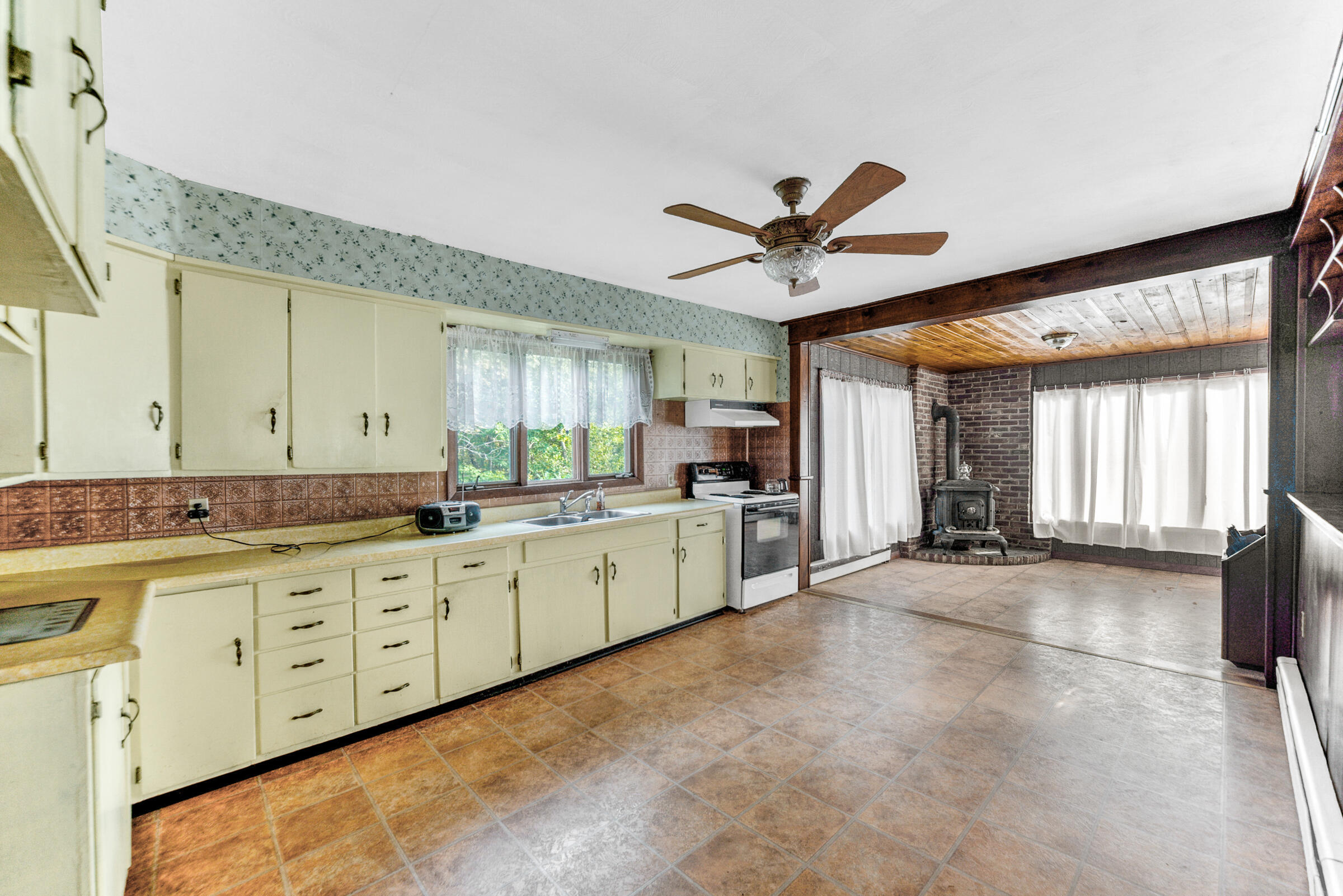 204 Federal Road Livermore, ME 04253 - Photo 16 of 35 108528-grhd-114