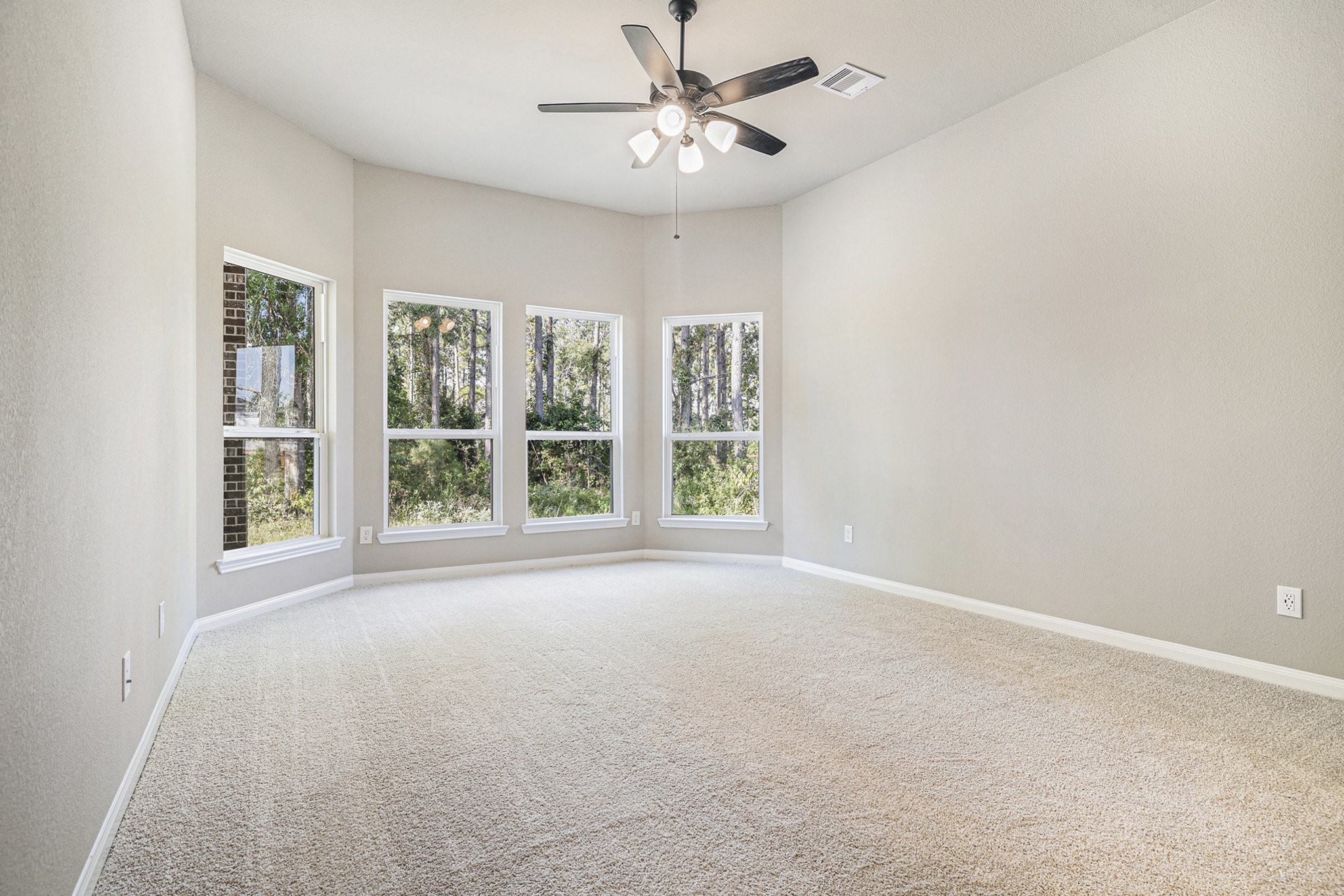 13435 Maverick Trl Road Conroe, TX 77303 - Photo 19 of 39 Primary Suite