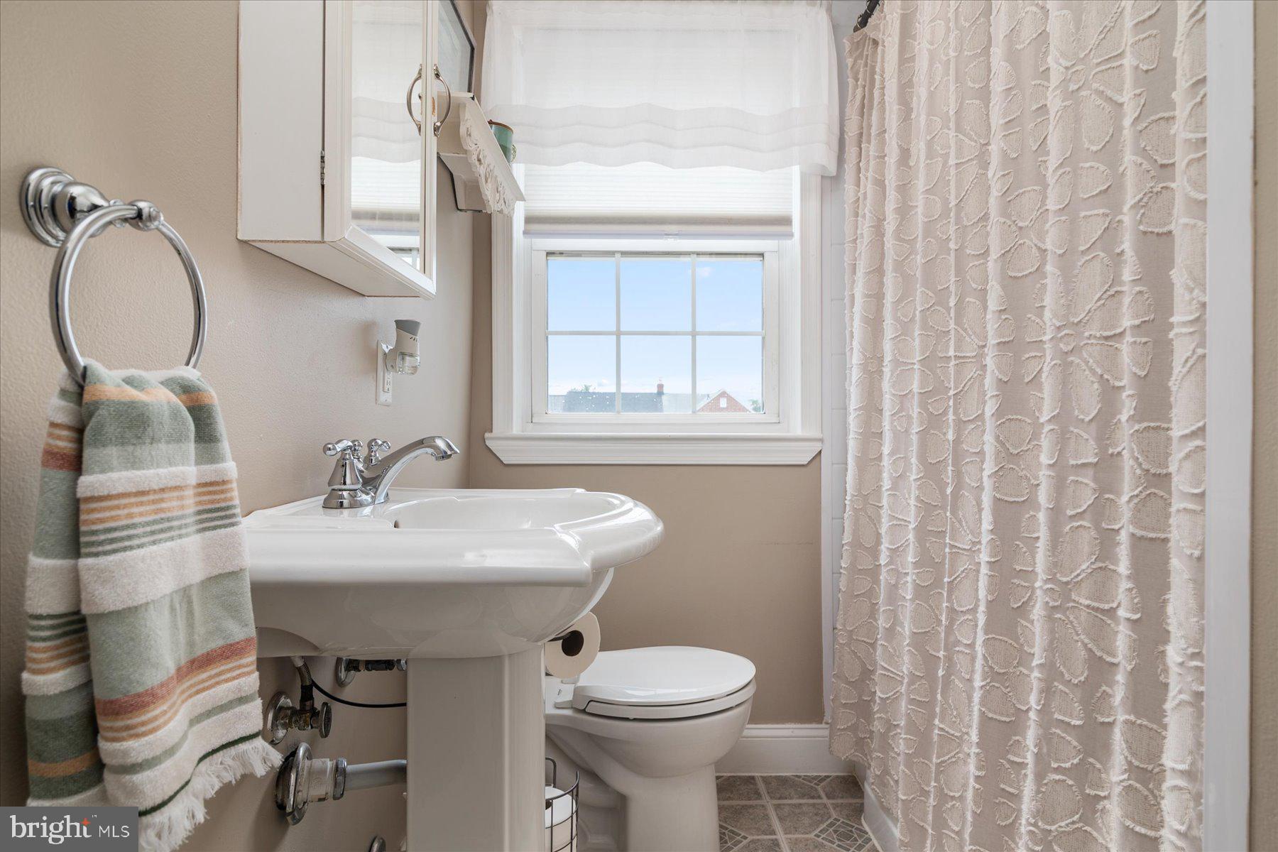 1646 Hardwick Road Towson, MD 21286 - Photo 19 of 33 Main Bathroom