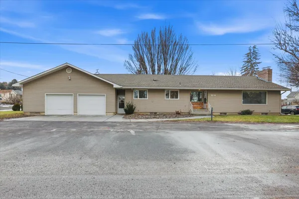 $355,000 | 16 West Douglas Street, Harrington, WA 99134