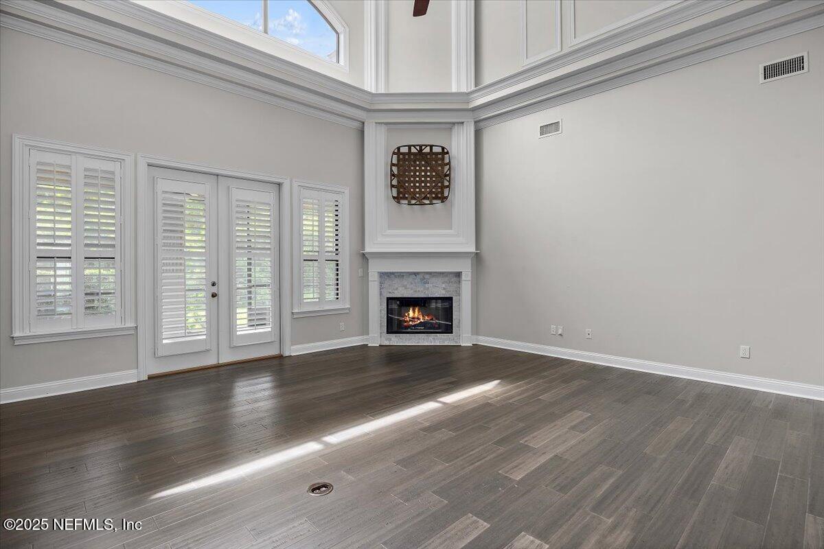 235 Vale Drive St. Augustine, FL 32095 - Photo 17 of 55 17-Family Room