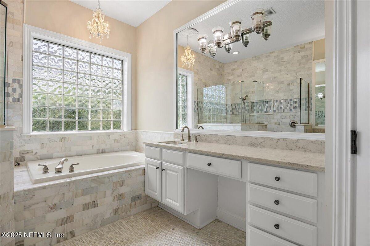 235 Vale Drive St. Augustine, FL 32095 - Photo 24 of 55 24-Primary Bathroom