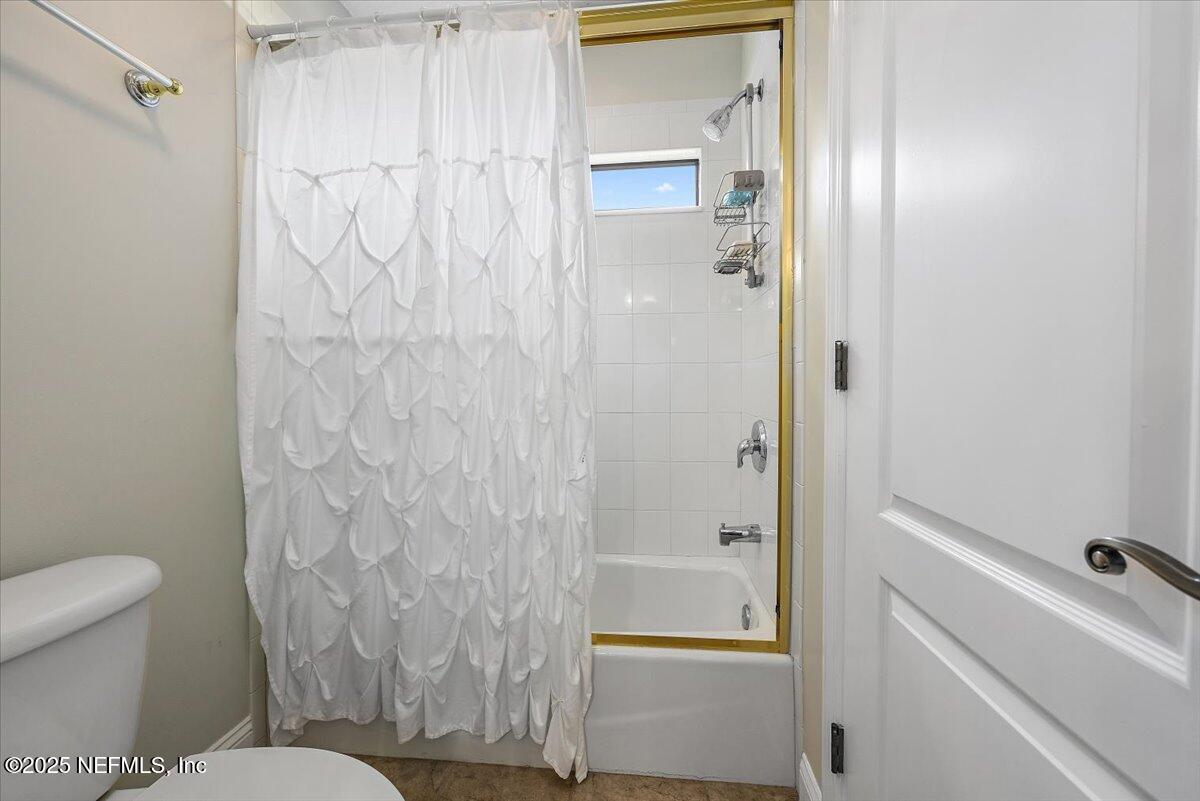 235 Vale Drive St. Augustine, FL 32095 - Photo 35 of 55 35-Bathroom