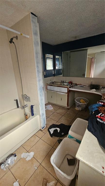 8428 Paxton Drive Port Richey, FL 34668 - Photo 69 of 100 a kitchen with a stove a refrigerator and a sink