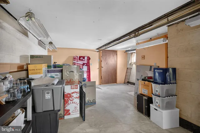 a view of a storage & utility room