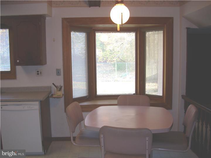 22 Greenvale Road Cherry Hill, NJ 08034 - Photo 4 of 8 Dining Room