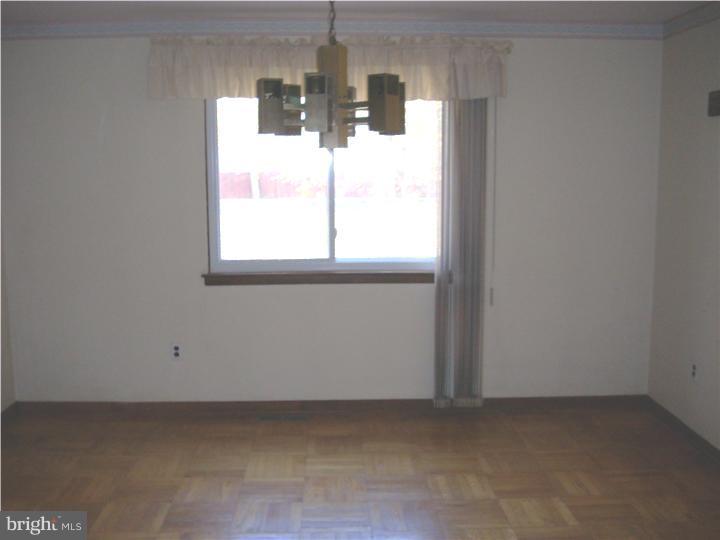 22 Greenvale Road Cherry Hill, NJ 08034 - Photo 8 of 8 Family Room