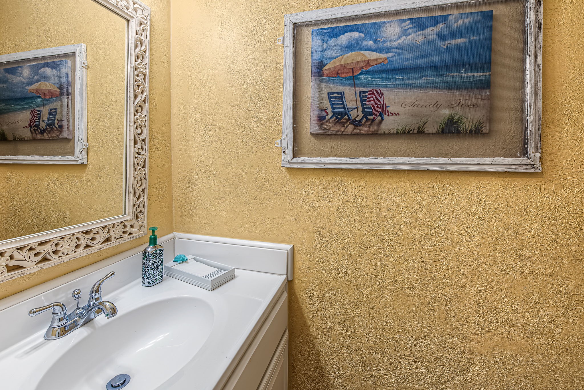 3013 Teague Road Houston, TX 77080 - Photo 20 of 37 Downstairs bath for your guests.