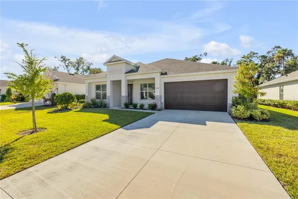 a front view of house with yard