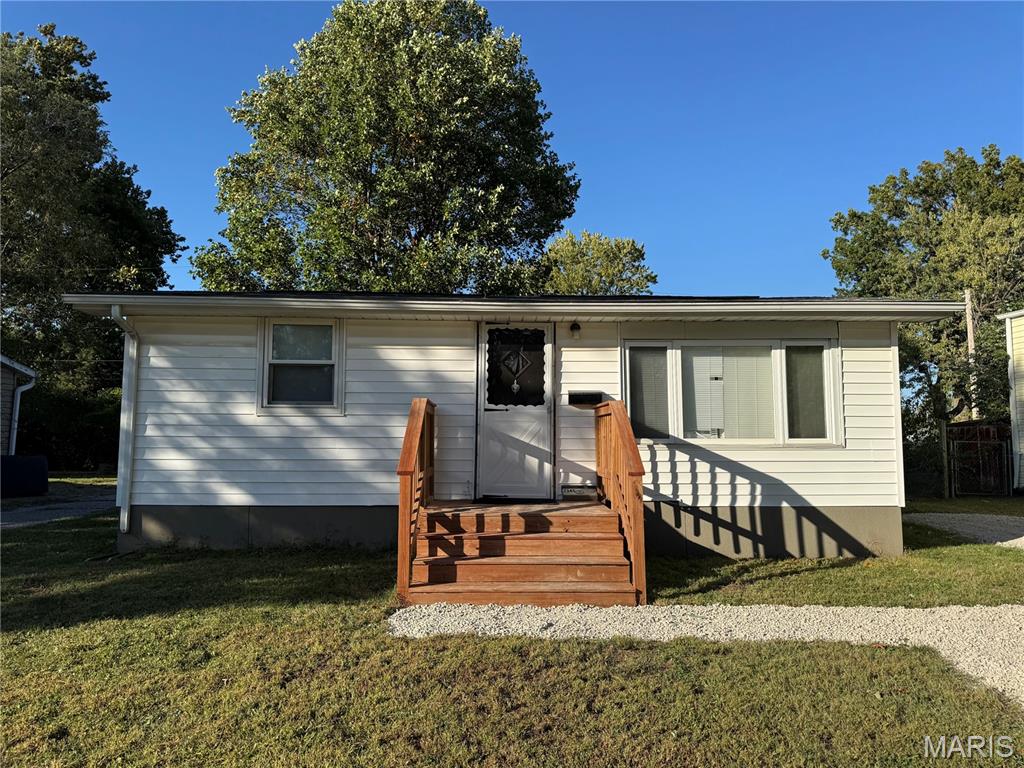 2345 Paul Avenue Granite City, IL 62040 - Photo 2 of 12