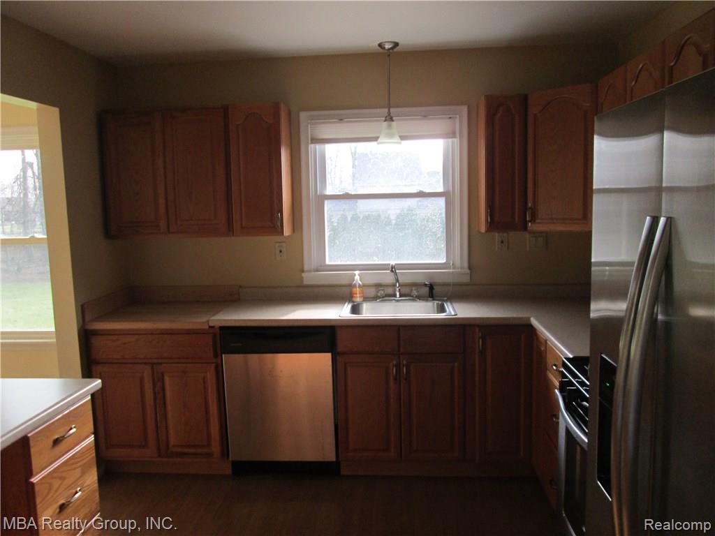 9211 Rucker Road Grosse Ile, MI 48138 - Photo 5 of 17