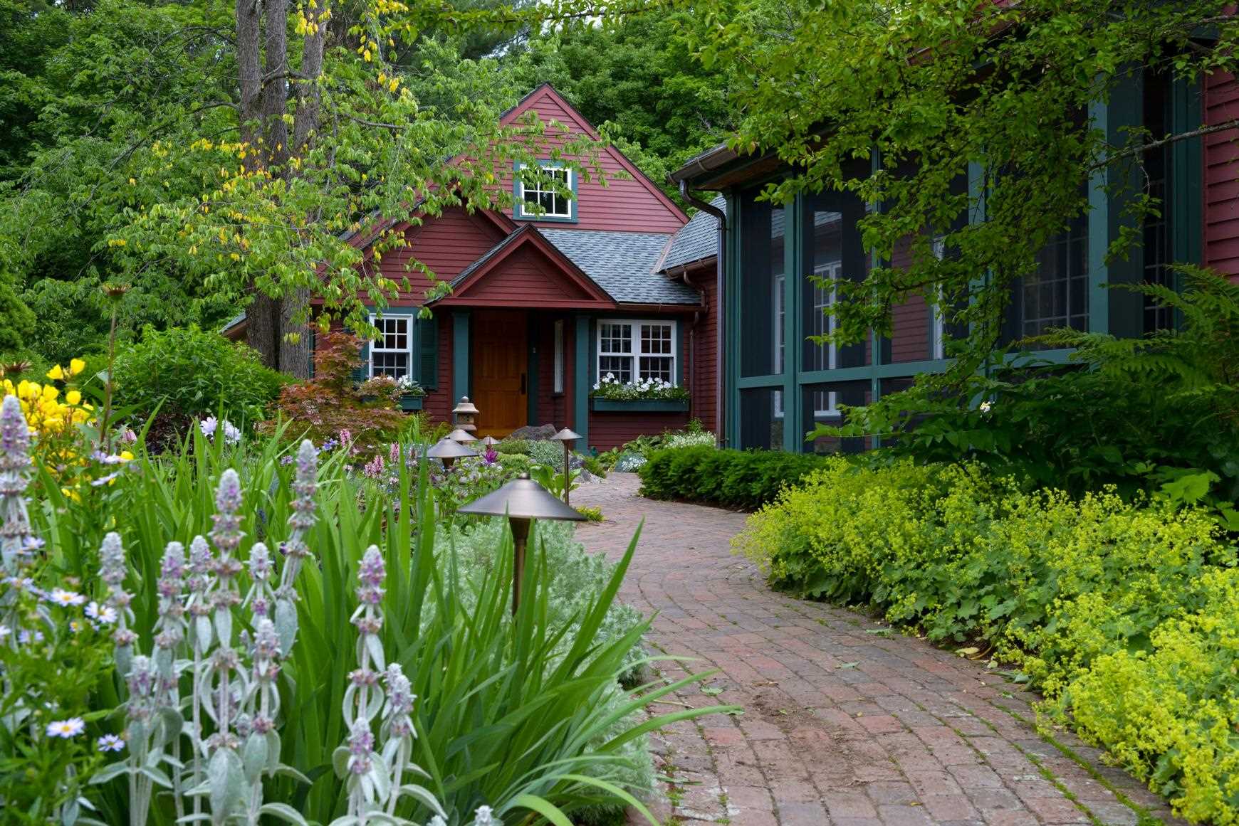 434 Old Post Road Newbury, NH 03255 - Photo 4 of 40